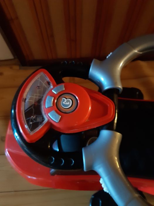 Auto jeździk z prowadnikiem