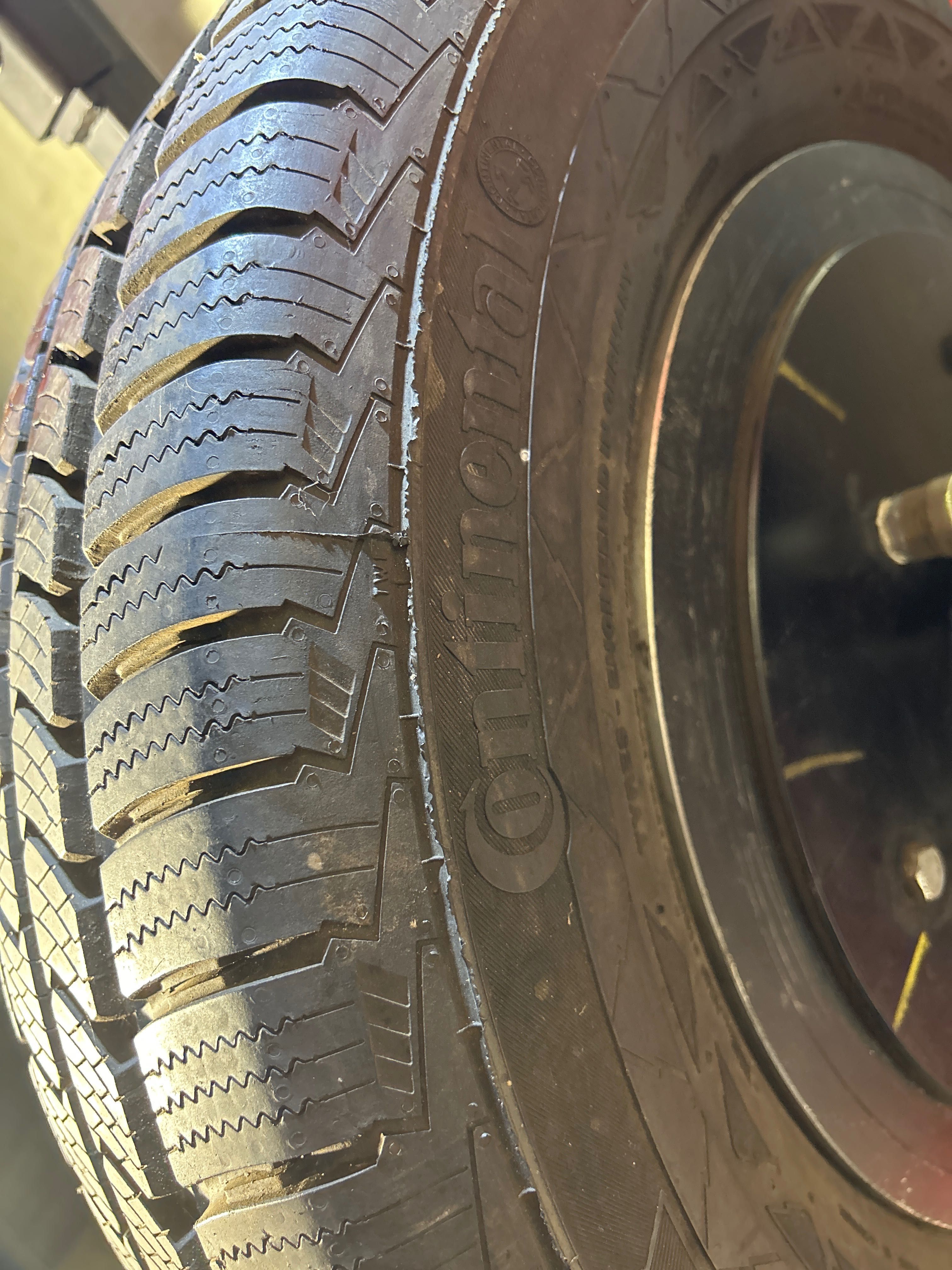 Continental VancoWinter 2 225/75/16c 116/114R