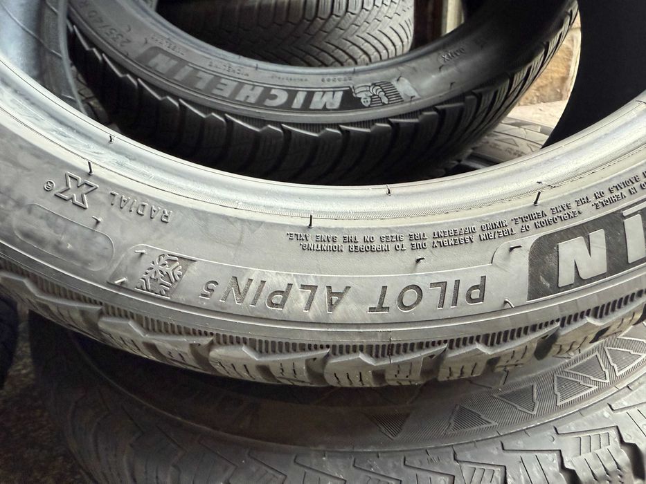 235-40 R18 95W Michelin Pilot Alpin 5 2шт