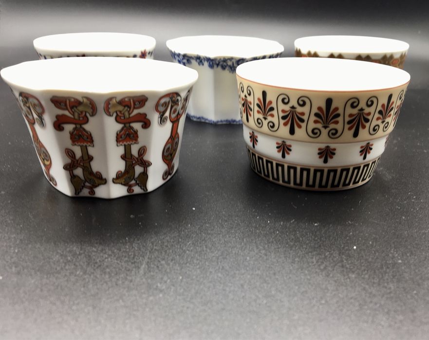 Saleiros de estilo grego porcelana portuguesa edicao especial