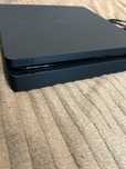PlayStation 4 Slim 500GB + 2 pady + okablowanie