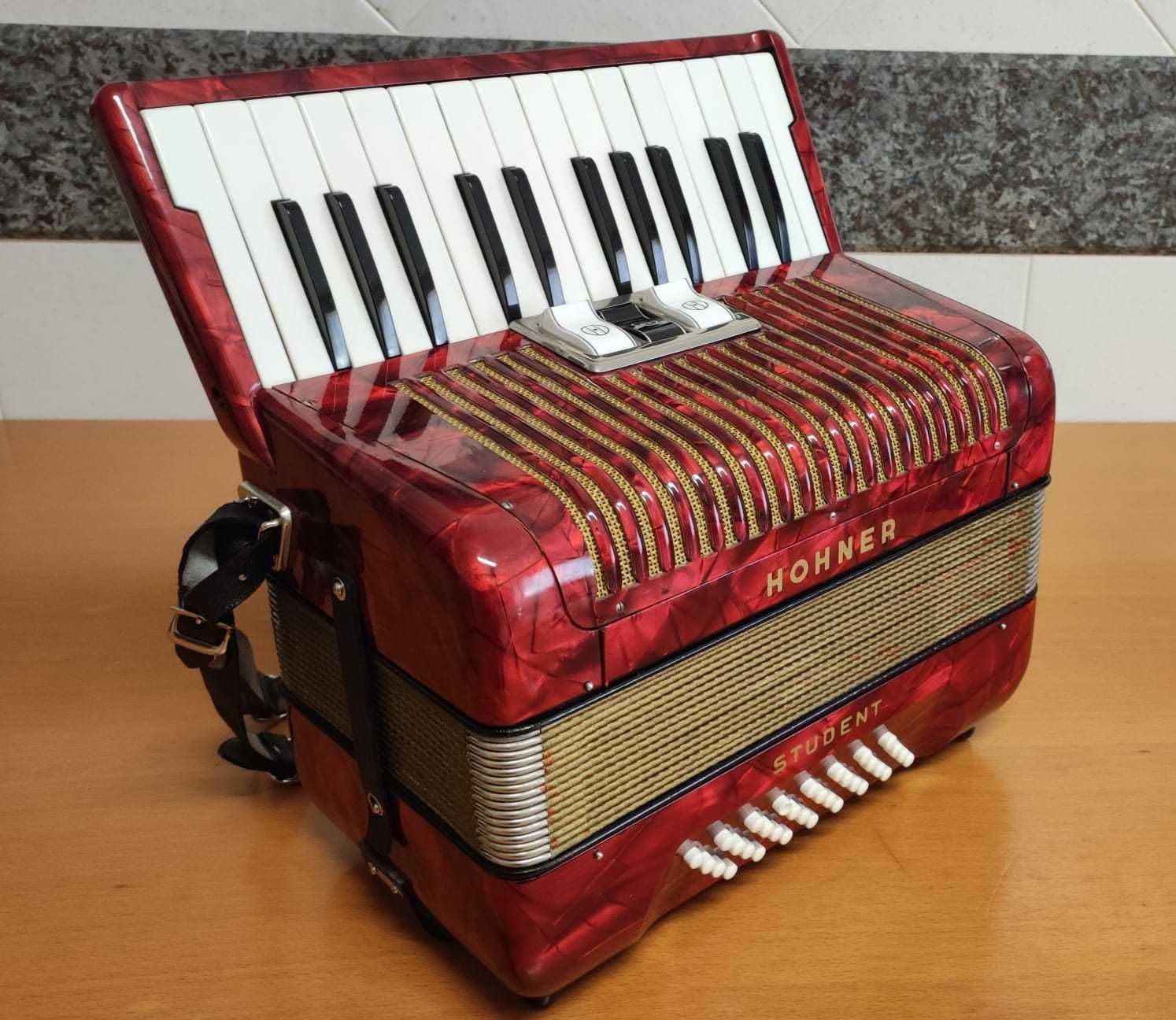 Acordeão Hohner Student à Segunda Voz - Acordeon