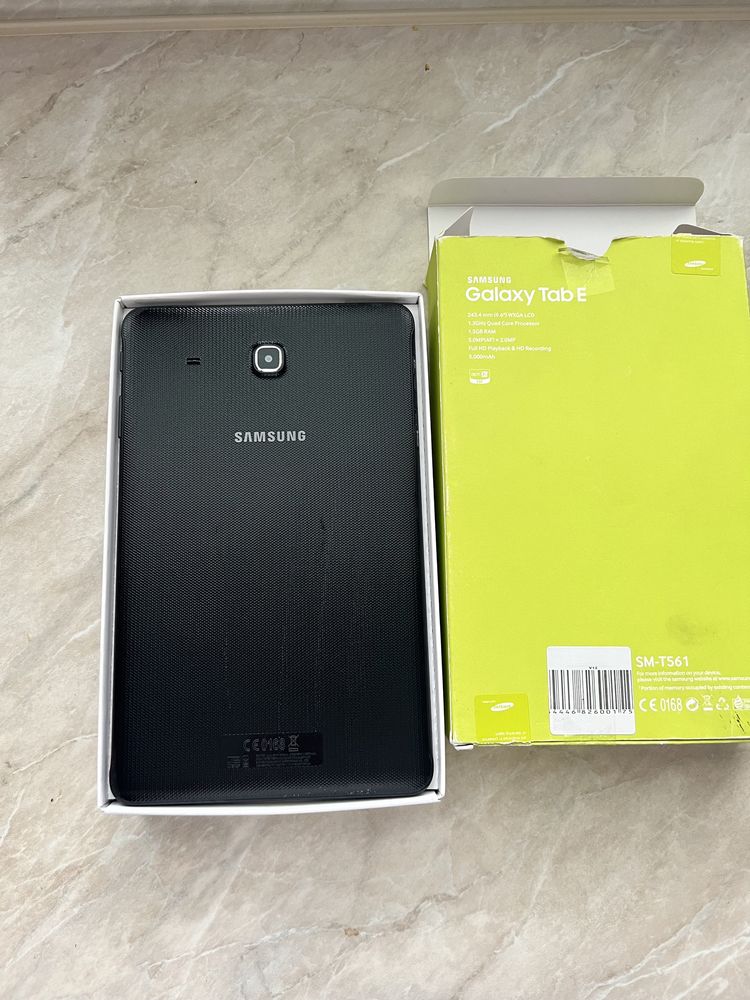 Планшет Samsung Galaxy Tab E 9.6" 3G Black
