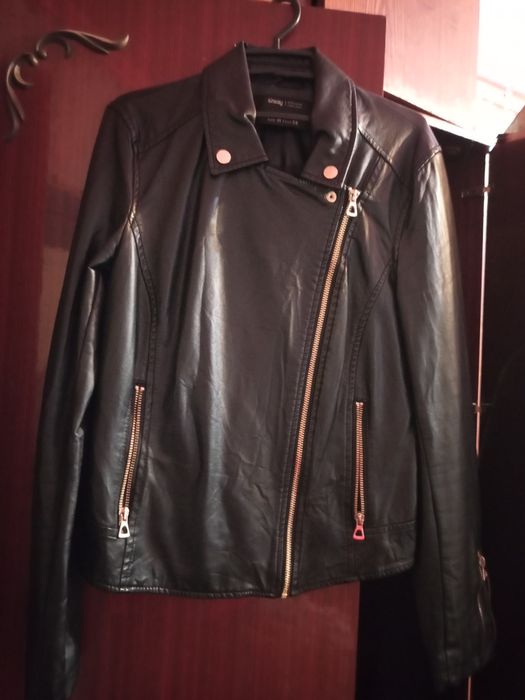 Продам кожану косуху недорого