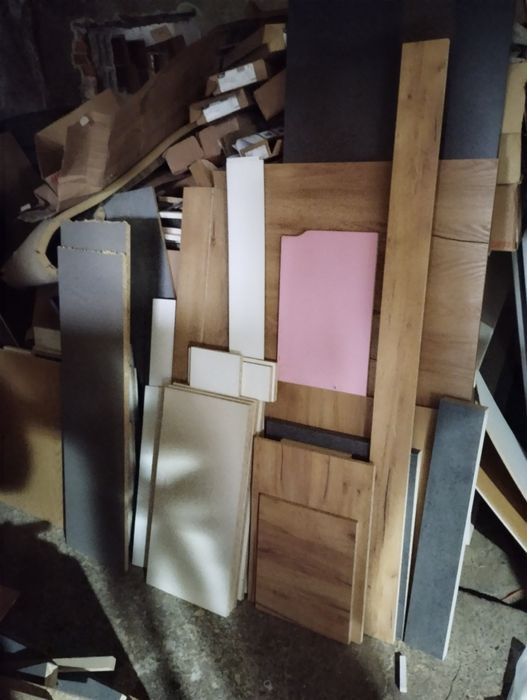 Oddam za darmo ścinki płyty meblowej. Odbiór we własnym zakresie.