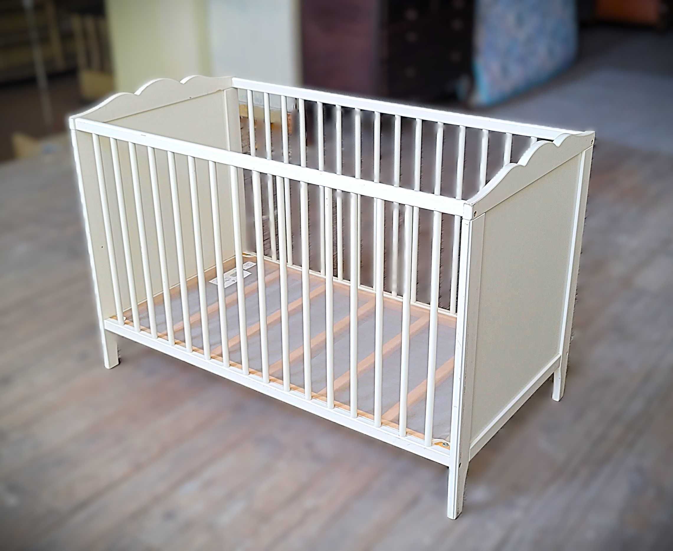 Berço modelo IKEA - Branco