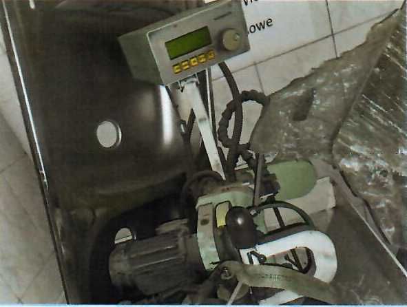 Syndyk sprzeda ostrzałkę do pił, kontener oraz ściankę lakierniczą