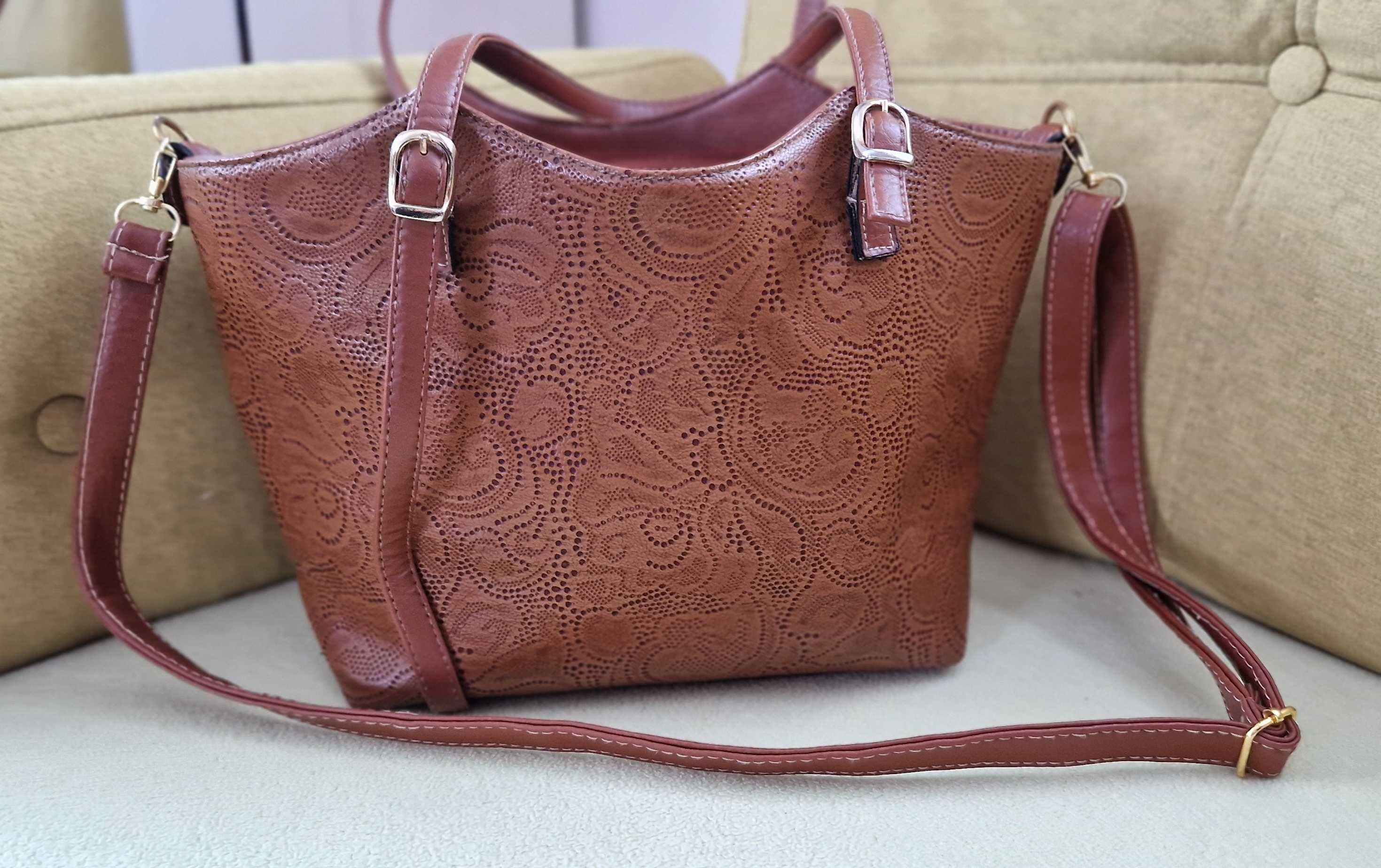 Karmelowa torebka do ręki lub na ramie Michael Kors wzór koronkowy