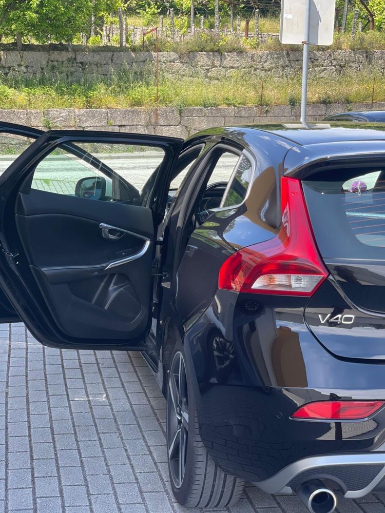 Volvo v40 R-DESIGN D3 cx automática