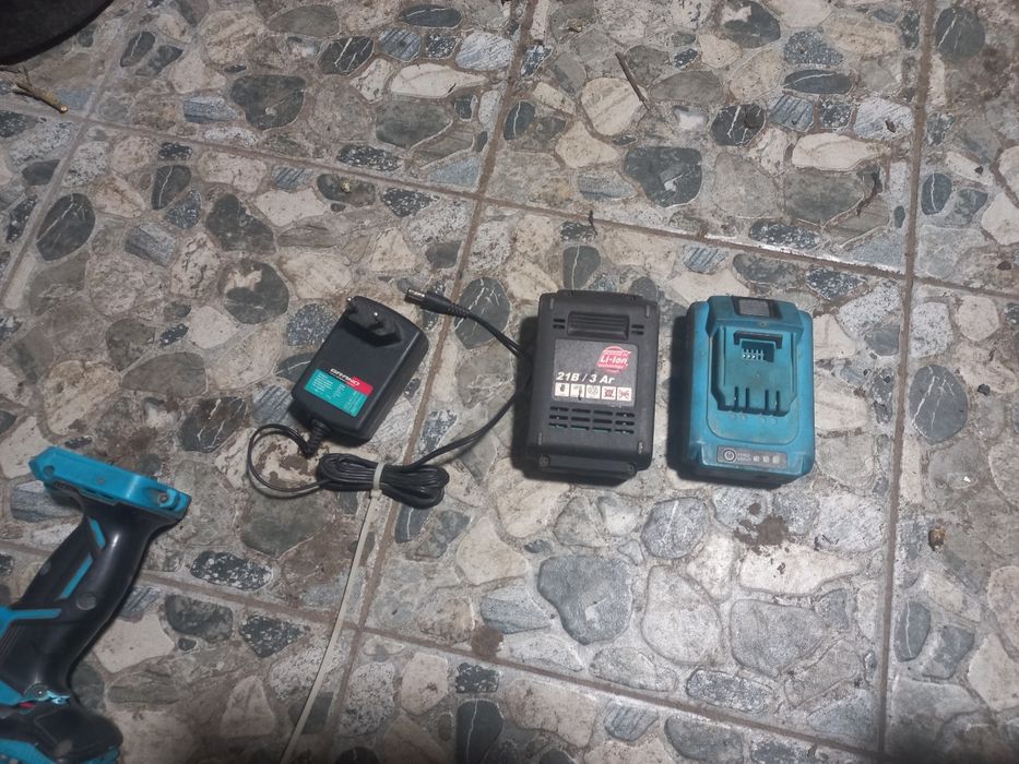 Продам шуруповерт.