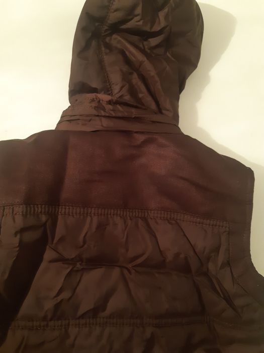 Bezrękawnik chłopięcy na 4 lata, około 104 cm
