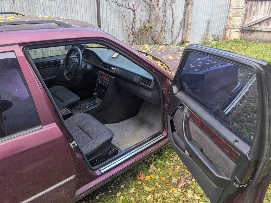 Mercedes - Benz W 124 універсал Мерседес 124 газ бензин автомат