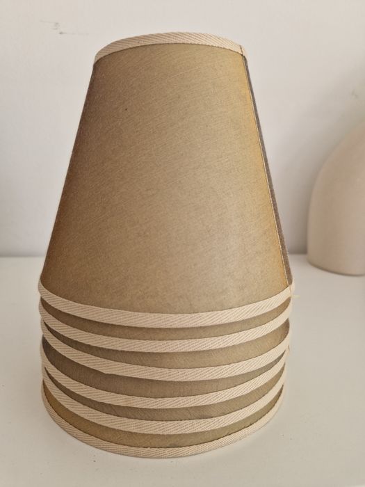 Abazurki beżowe,  opalizujące,  piękne