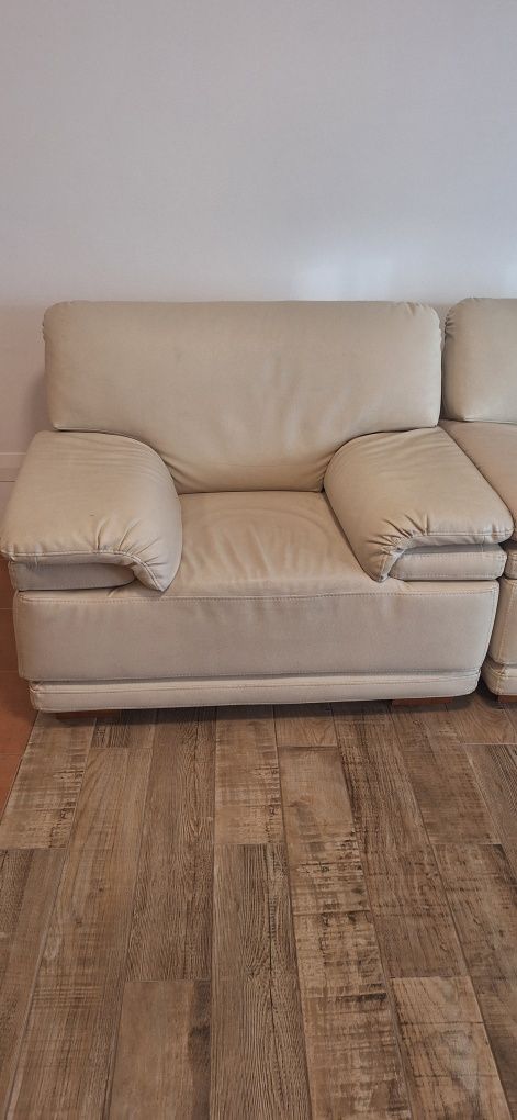 Conjunto de sofás  em pele