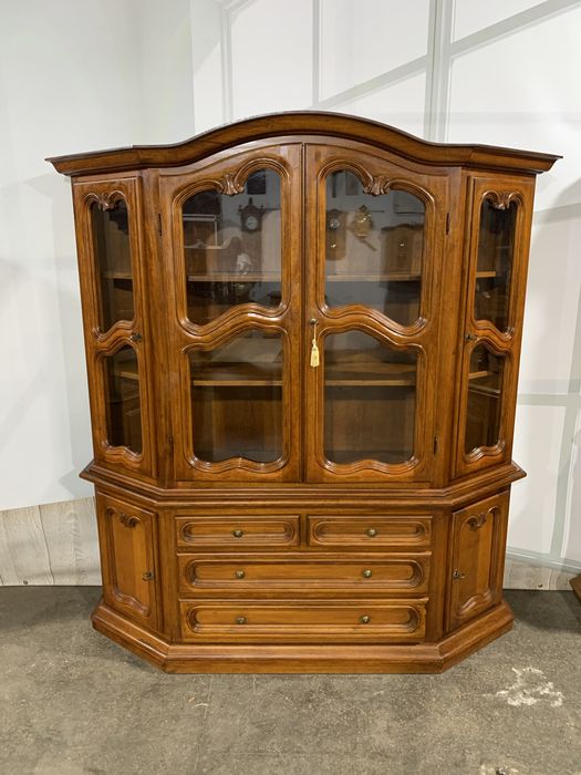 Вітрина, стінка, креденс, сервант, стенка, комод