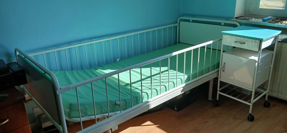 szafka medyczna przyłóżkowa