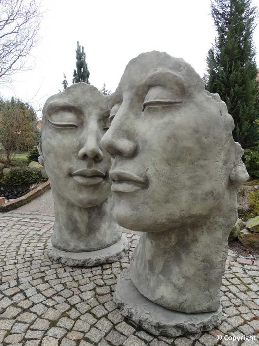 Figury betonowe "Podwójne Milczenie" HIT SEZONU!