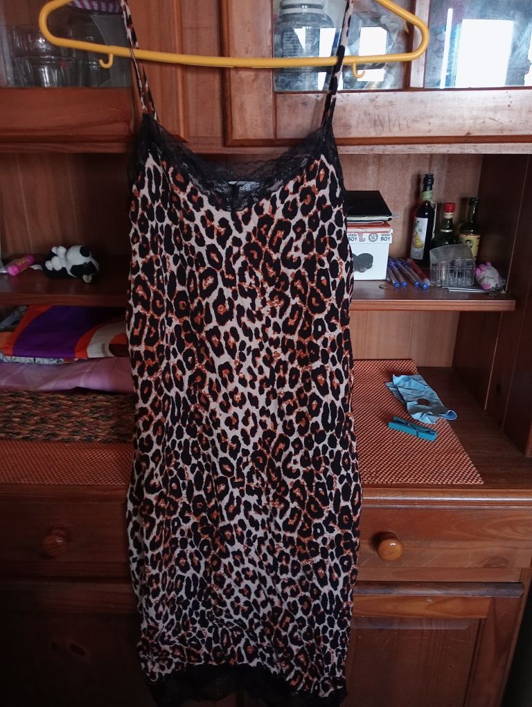 2 vestidos Lefties seda novos - 5€ TUDO