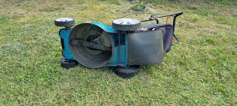 Kosiarka spalinowa Makita PLM4617