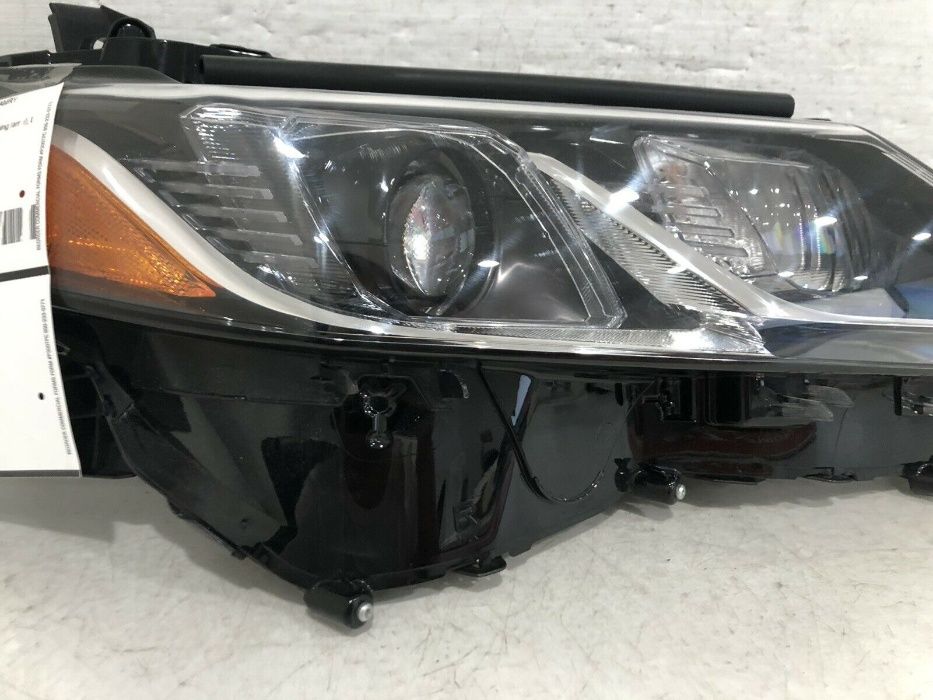 Фары левая правая Toyota Camry 2019 2020 2021 оригинал USA XSE TRD PKG