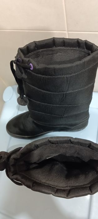 Жіночі зимові чоботи adidas