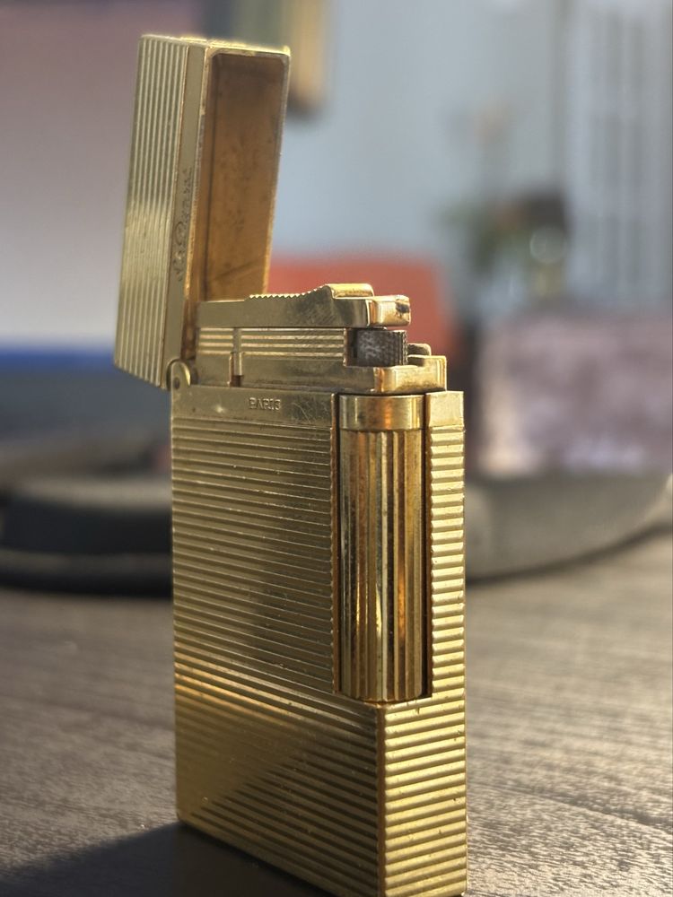 Isqueiro M. Dupont em ouro