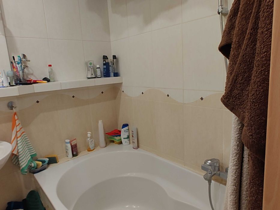 Mieszkanie 2-pok. z oddz. kuchnią, garaż i miejsce postojowe, balkon