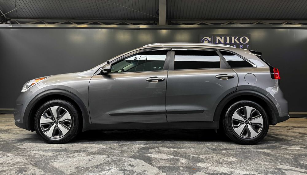 Продам гібридну Kia Niro 2017, 1.6 (HEV)