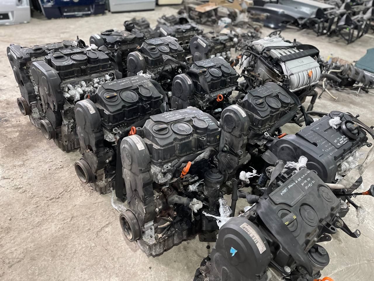 мотор двигатель BMP BMR BMN BLS BXE CBA CAY FSI passat b6 golf 5 skoda