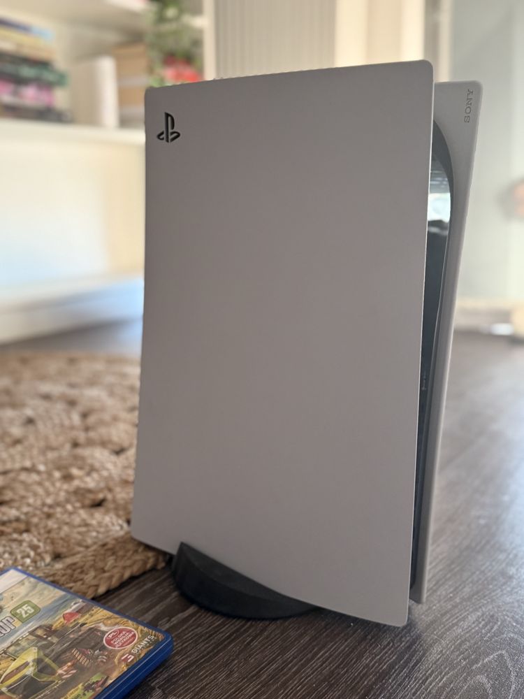 PS5 Konsola PlayStation 5 z napędem + gra Farming Simulator 2025