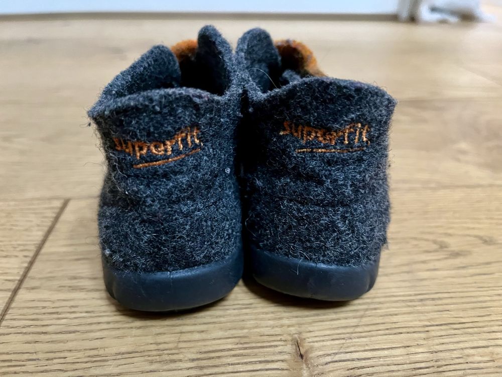 Wełniane kapcie liski Superfit 23