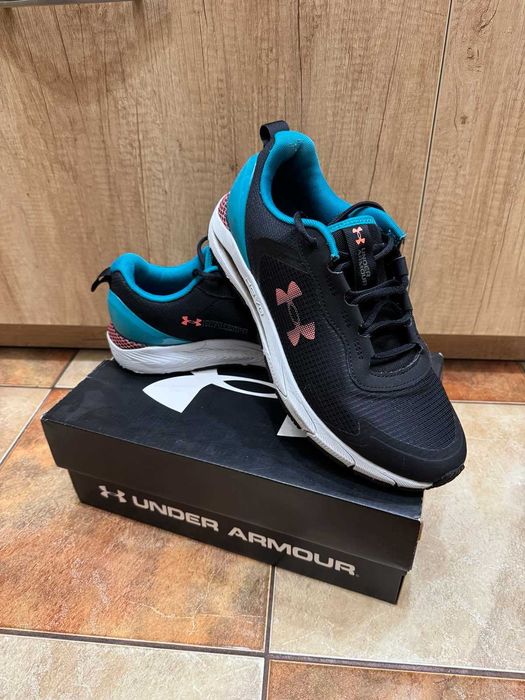 Чоловічі  всесезоні кроківки Under Armour 44 розмір 28 см