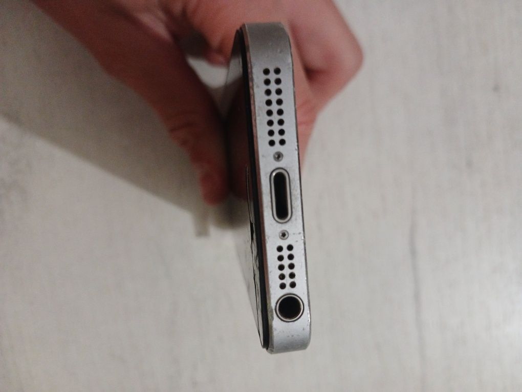 IPhone 5s продаю