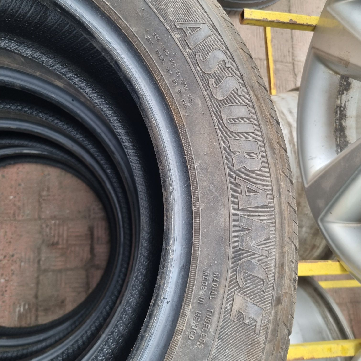 шины 235/55/18 Goodyear assurance finesse