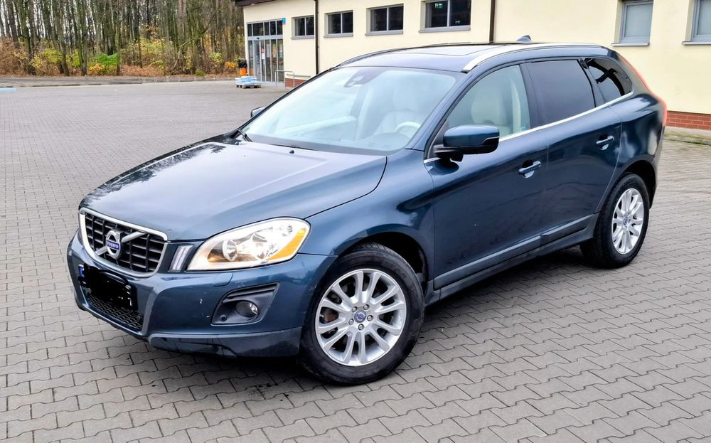 Volvo XC 60 3.0T6 AWD panorama,blis,PDC,city safety