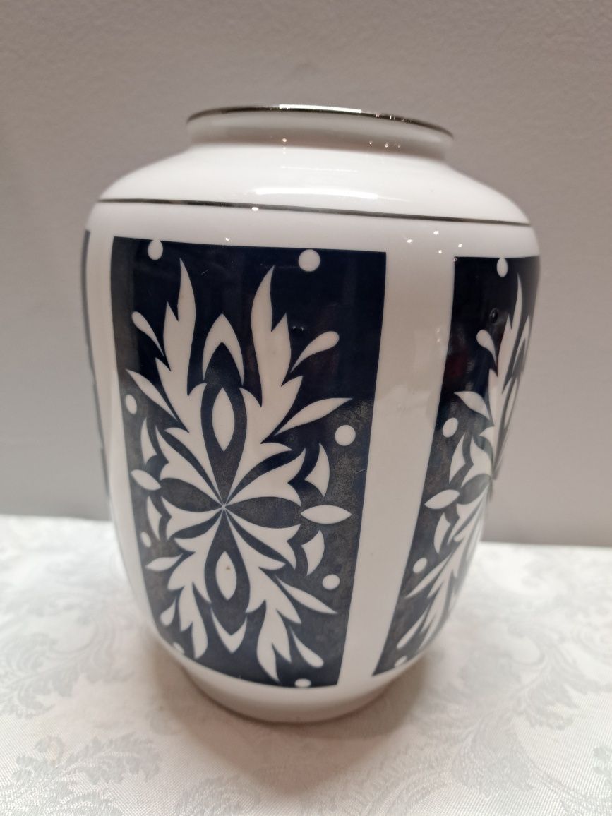 Porcelanowy wazon Spechtsbrunn Turyngia