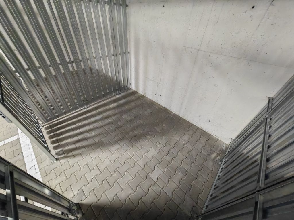 Sprzedam komórkę lokatorską/ schowek na Żabińcu  (Biały Prądnik)