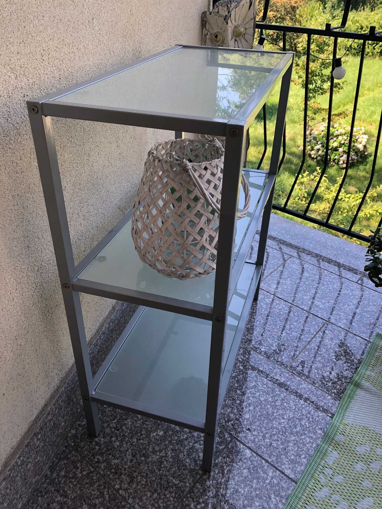 Minimalistyczny regał szklano-aluminiowy szkło matowe JYSK neo design