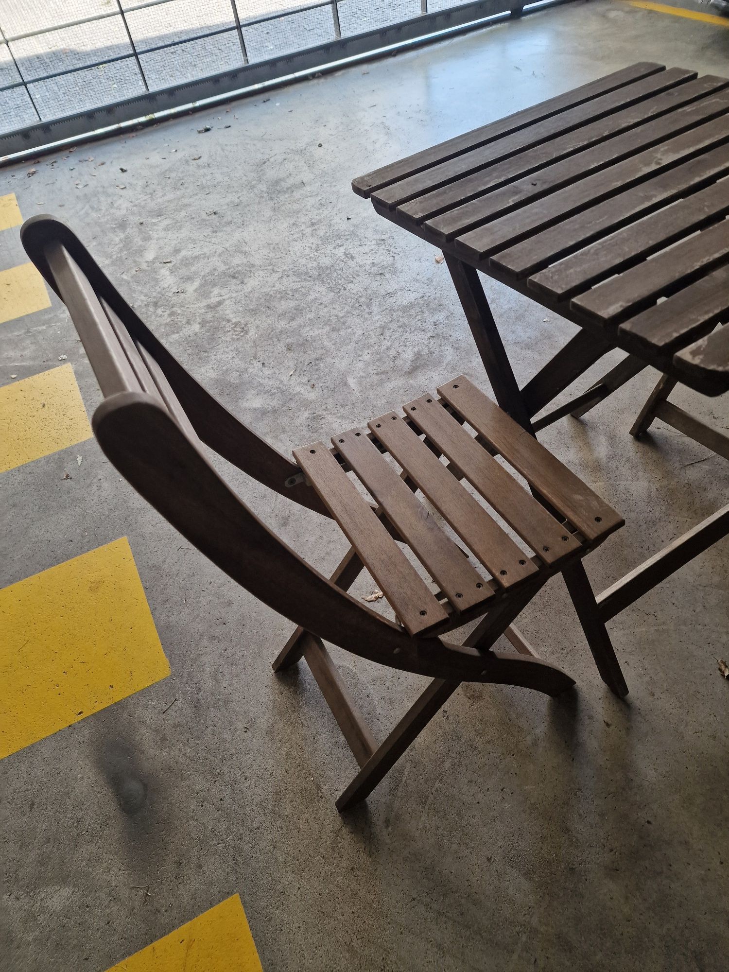 Conjunto mesa e cadeiras ikea