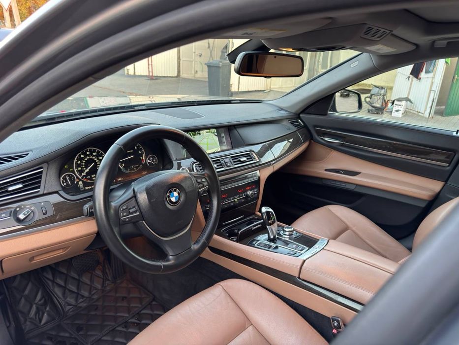 Продам BMW 740I F01 , 2011 года , 3.0 бензин в идеальном состоянии
