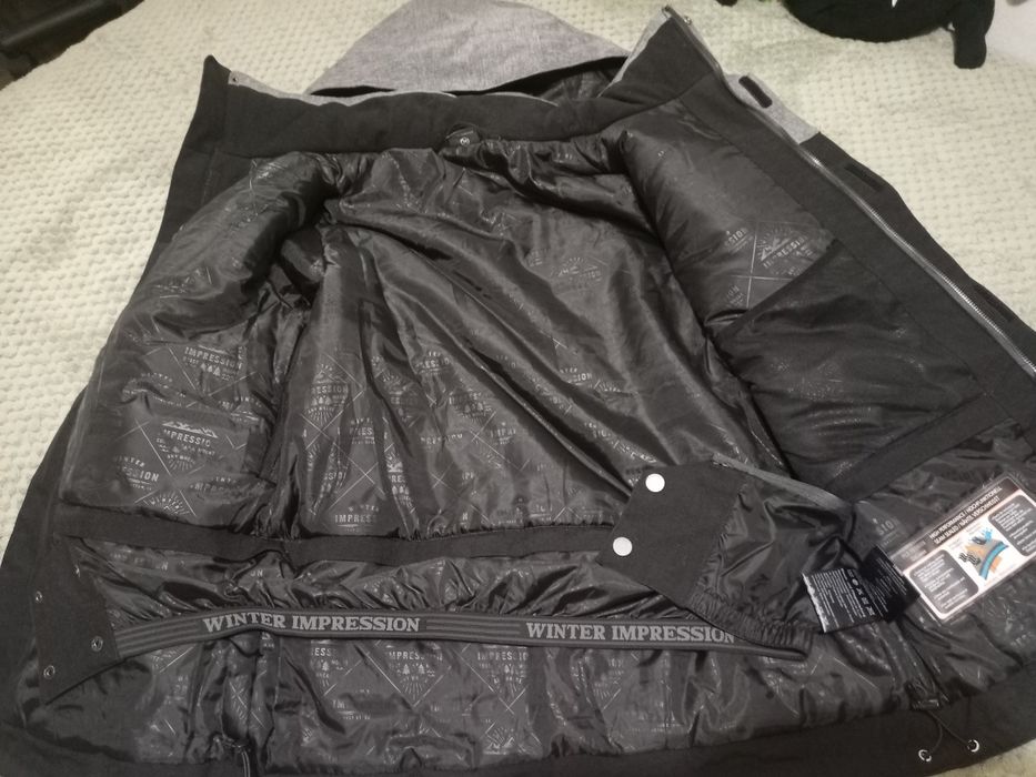 Чоловіча зимова куртка розмір L