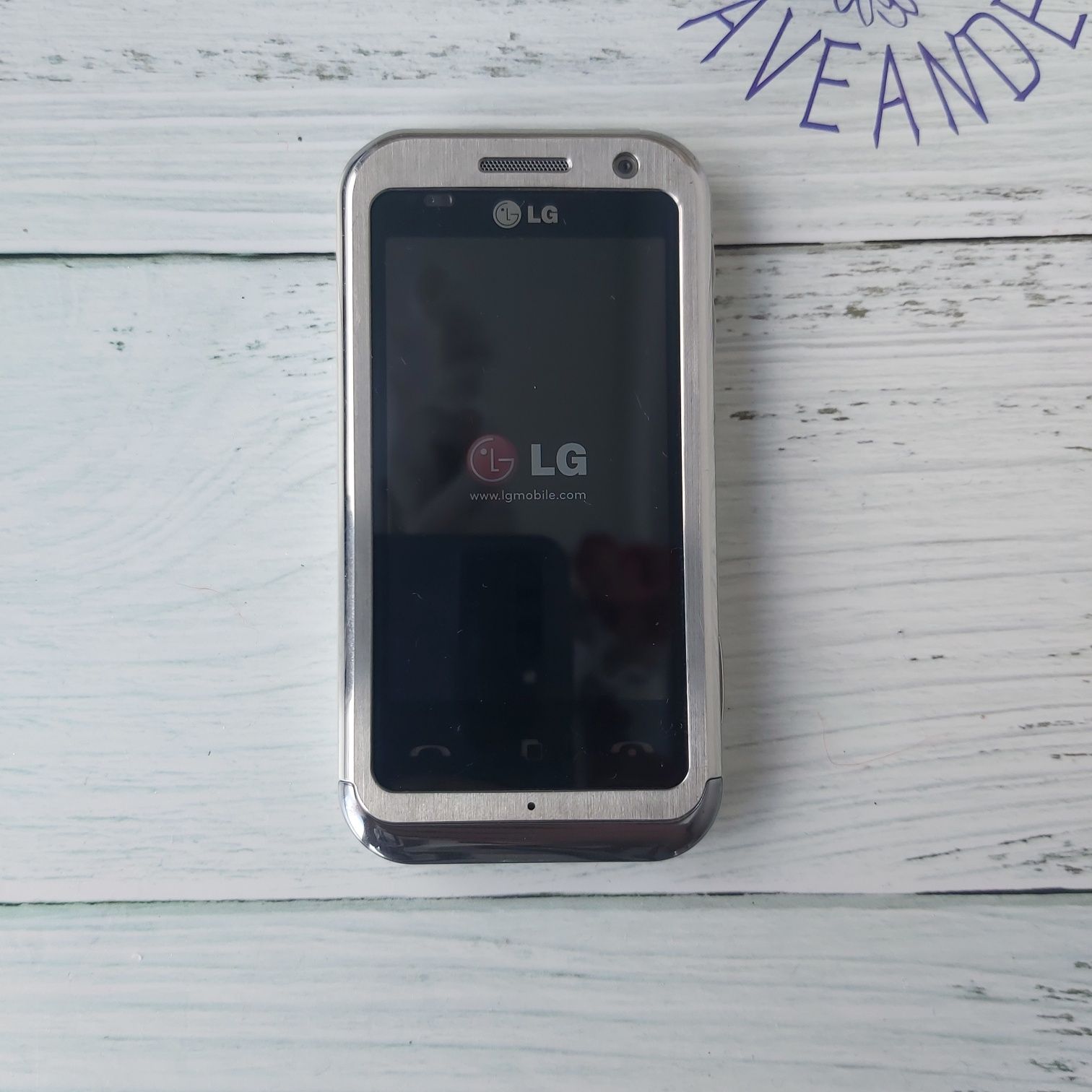 LG KM900 Arena ретро