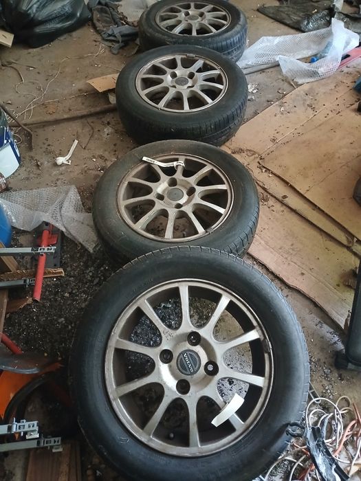 Volvo V40 koła alufelgi R15
