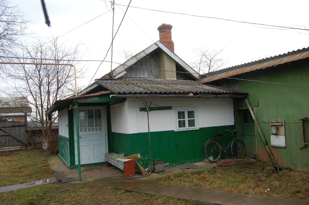 Продам хатинку з садом