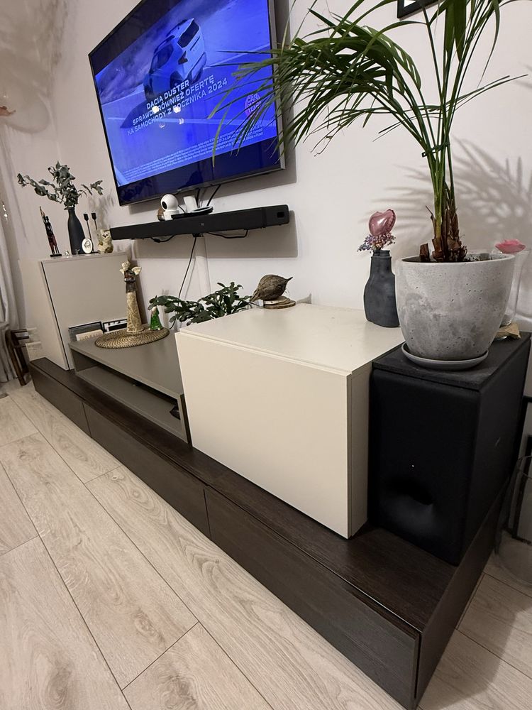 Zestaw szafek firmy VOX - model HiFi