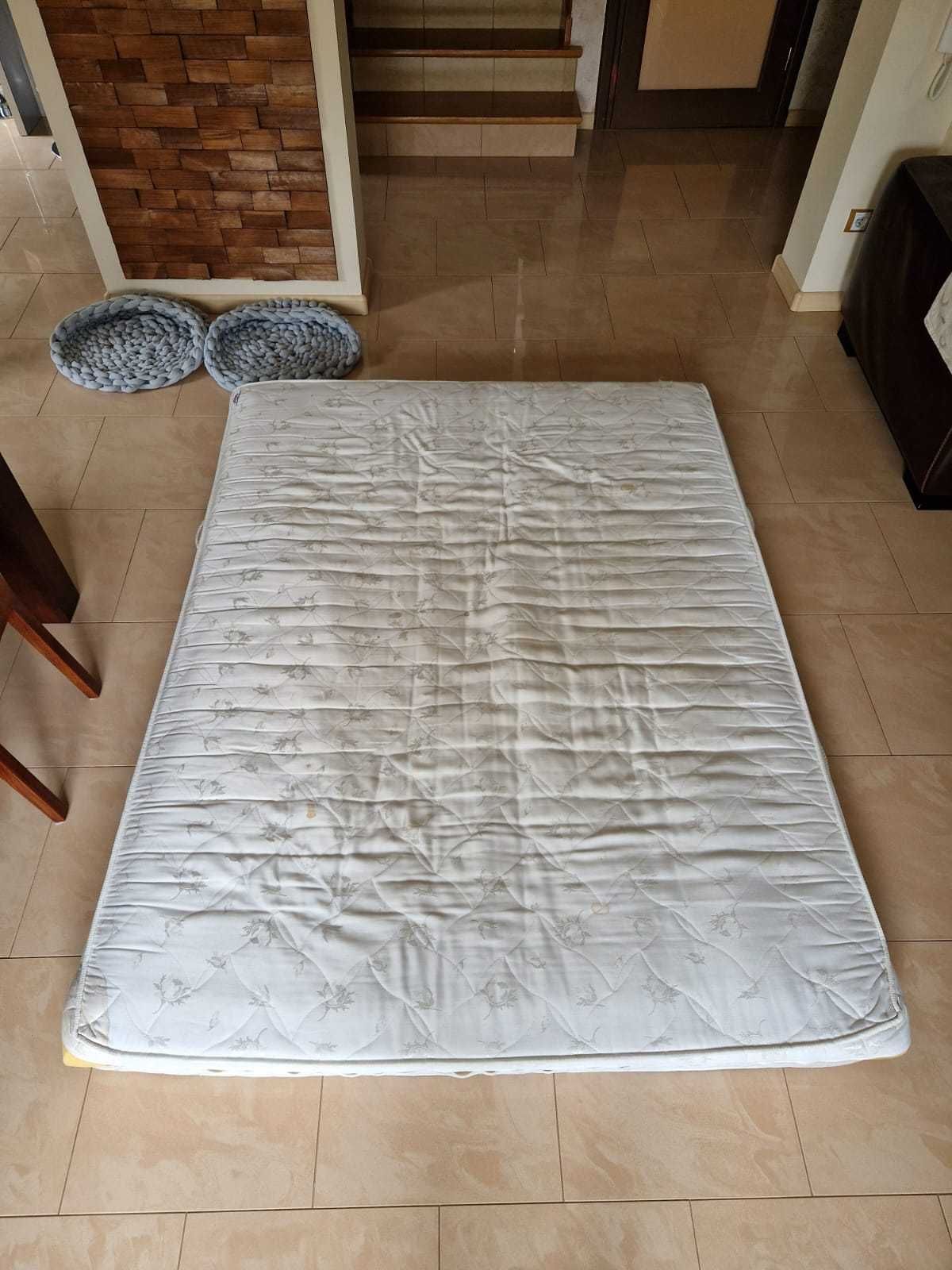 Materac spężynowy na łóżko sypialniane 160x200