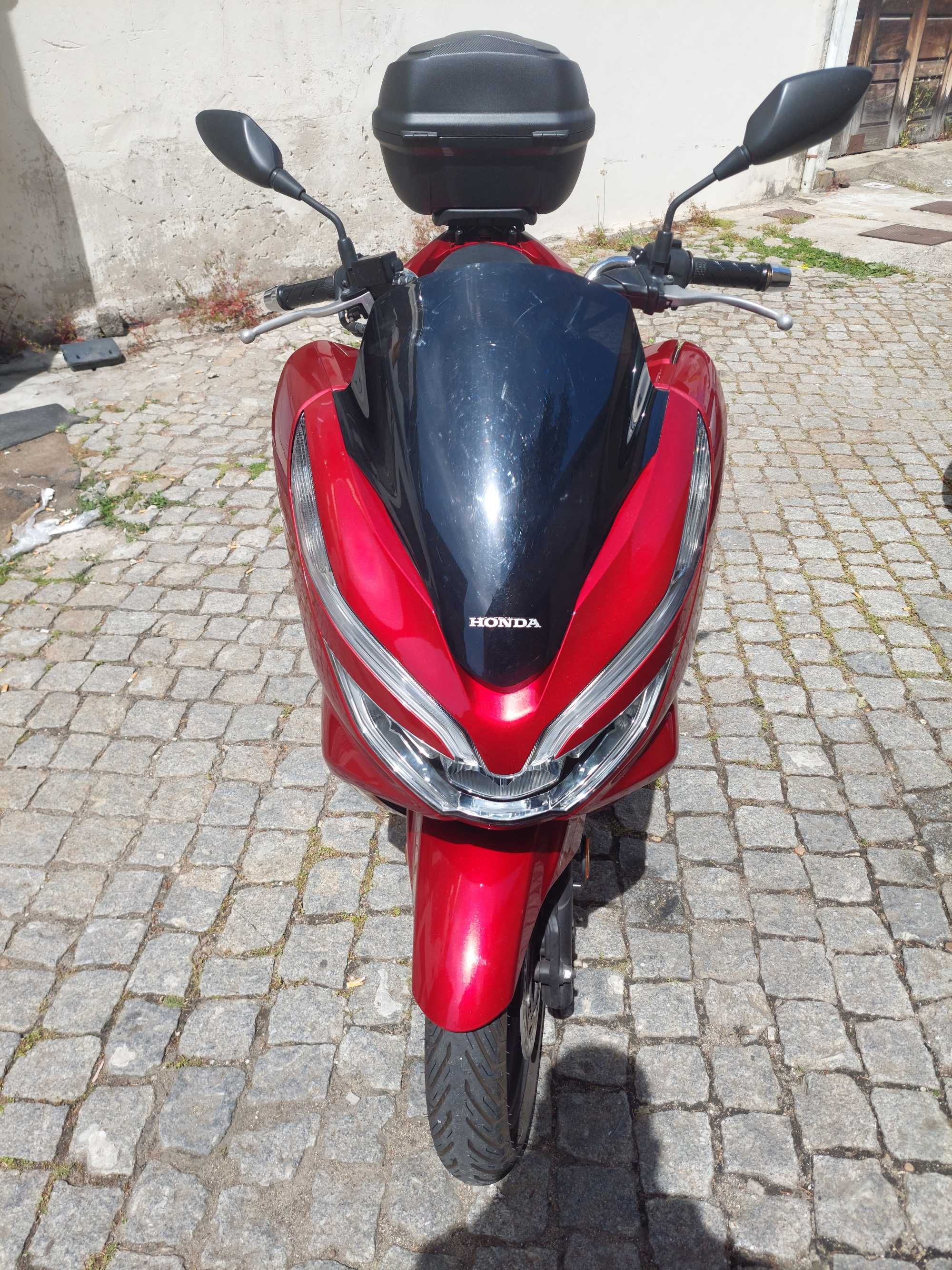 Honda pcx 125 vermelha