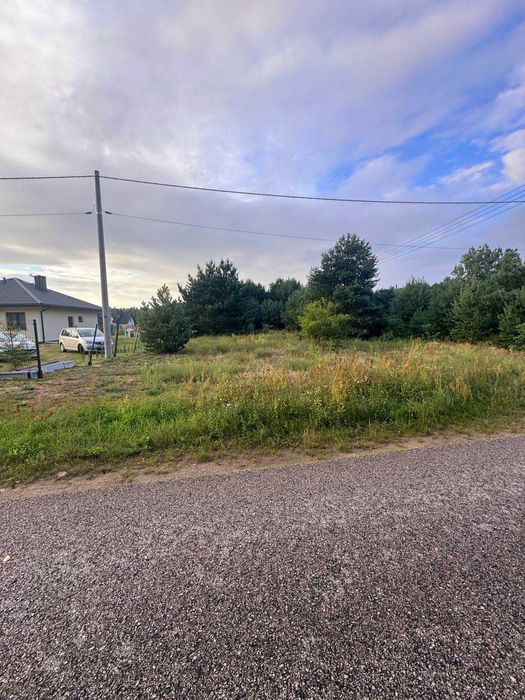 Piękna działka na sprzedaż z widokiem na młody las !