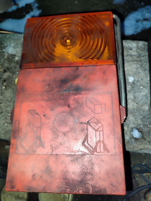 Stara lampa sygnalizacyjna Centra Bus-2