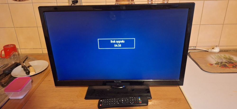 Telewizor lcd led 24" z pilotem Technica